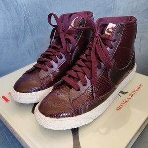 Nike Blazer Mid in Burgundy Snakeskin